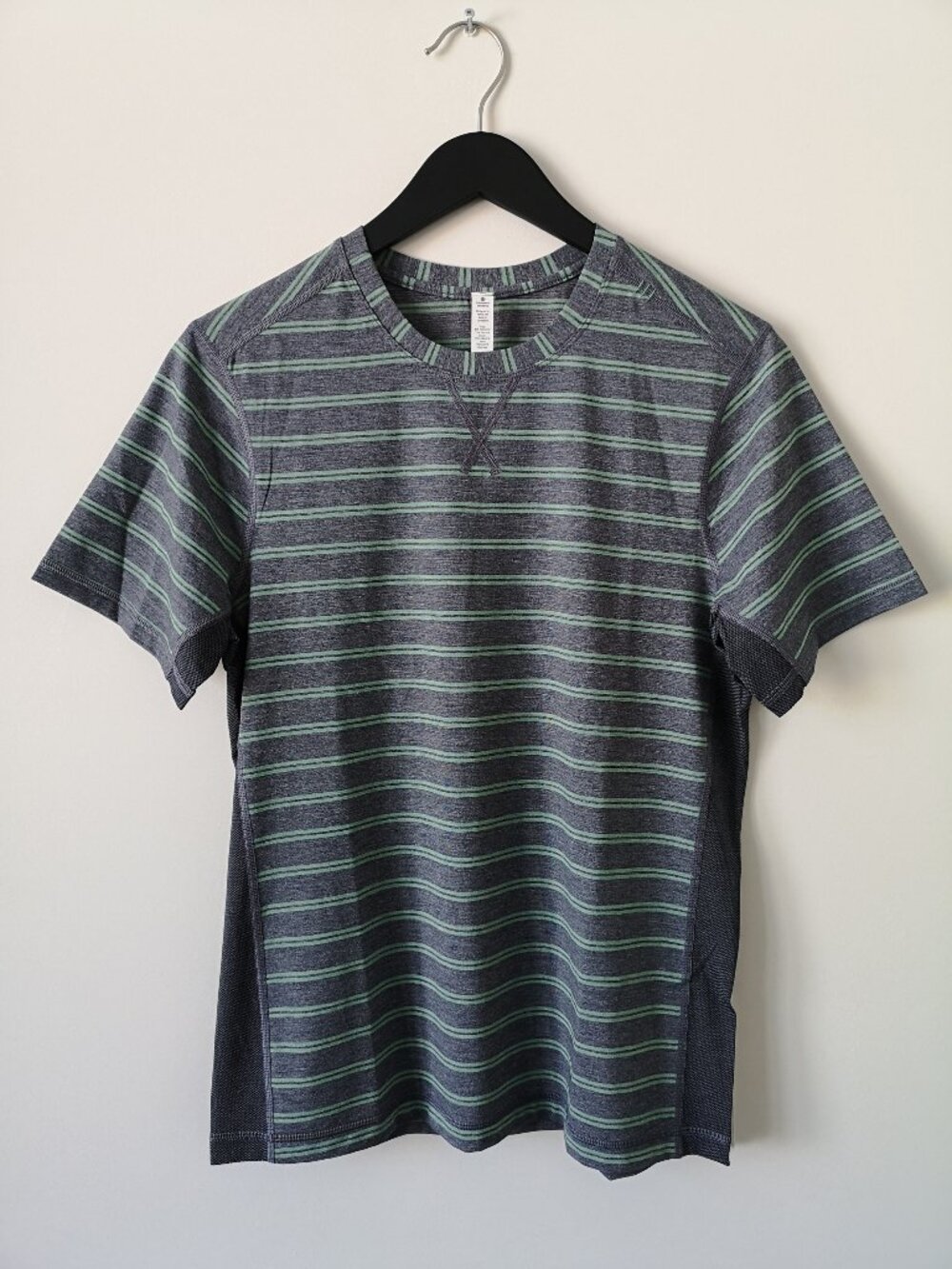 NWT LULULEMON DBLV Grey Gray Green Stripe T.H.E. Crew SS Top Shirt Men's Medium